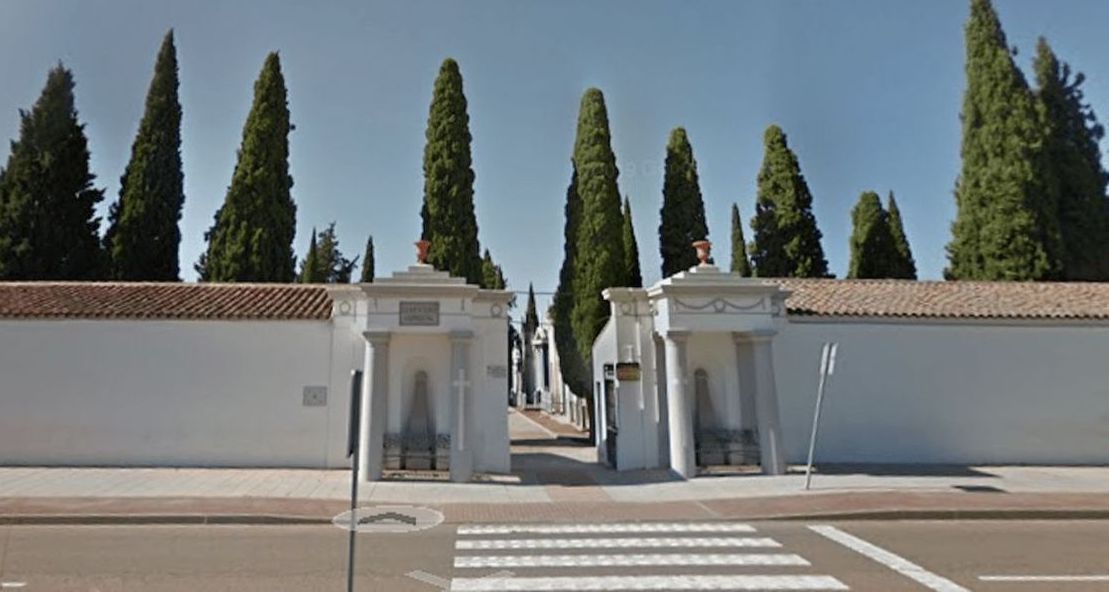 Ante los múltiples robos en el cementerio los vecinos de Almendralejo piden al Ayuntamiento mayor seguridad