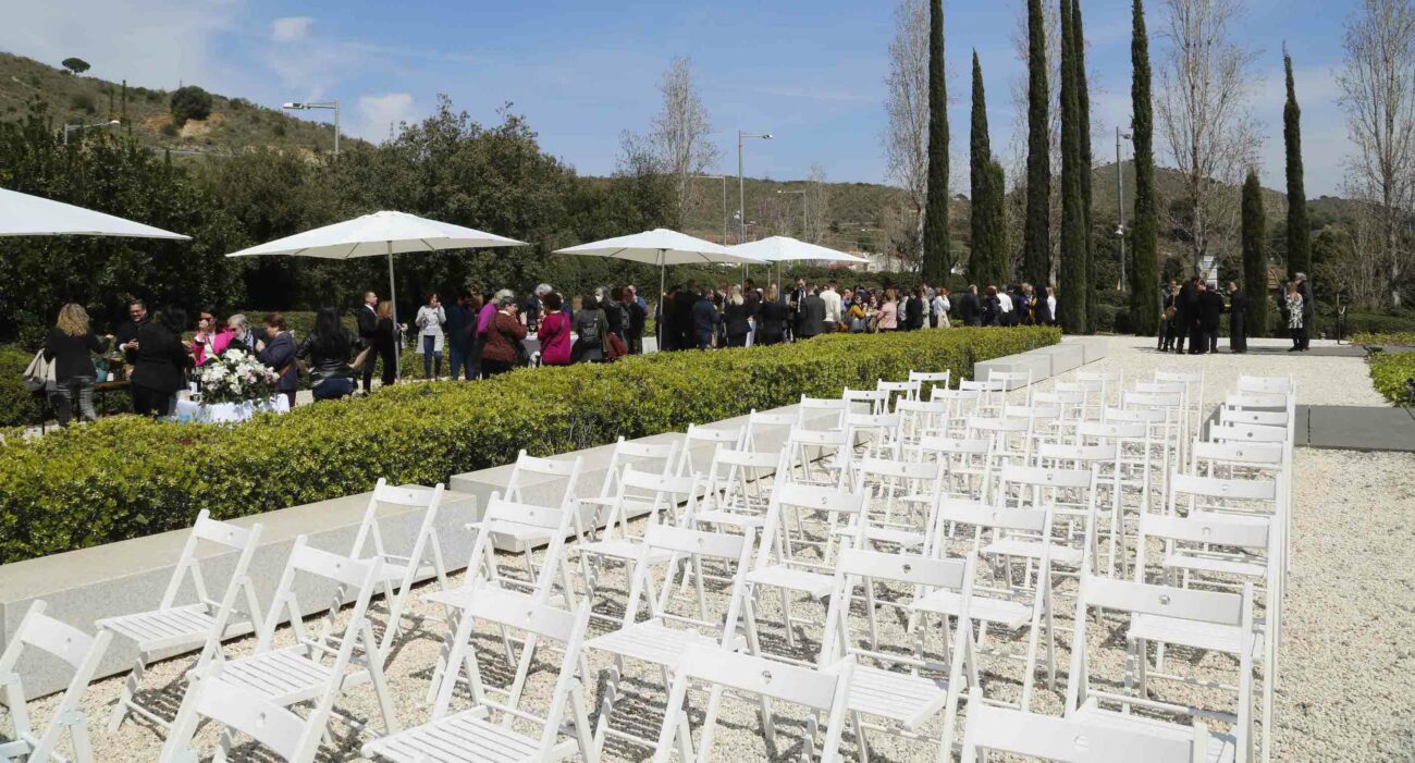 Áltima presenta un nuevo espacio en los jardines del Tanatorio Ronda de Dalt para ceremonias al aire libre