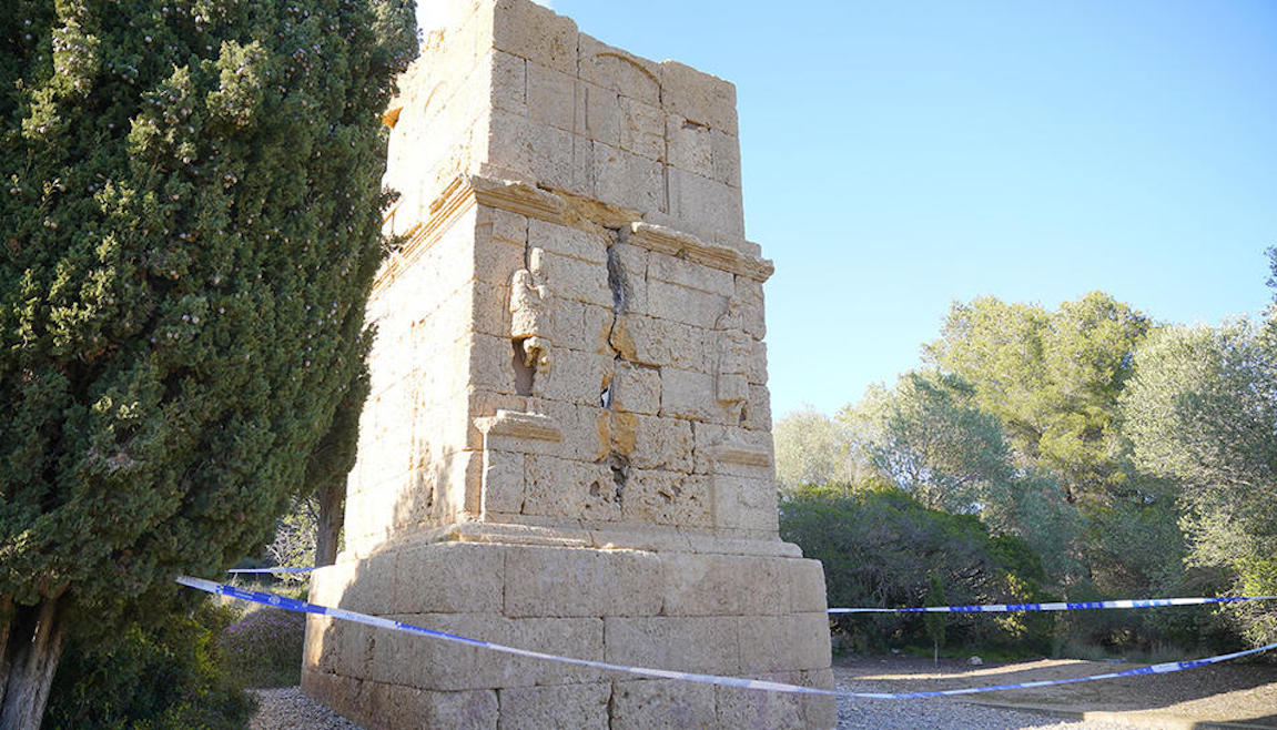 Evalúan los daños causados por un rayo en la torre de los Escipiones, un monumento funerario del siglo I