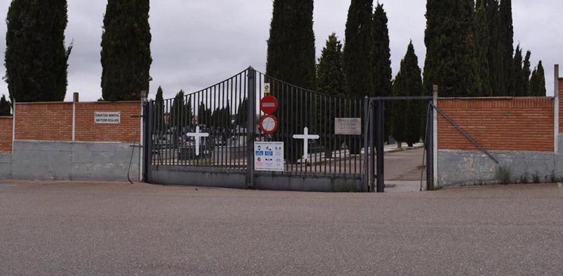 Únicamente dos empleados dan servicio en el cementerio de Aranda de Duero