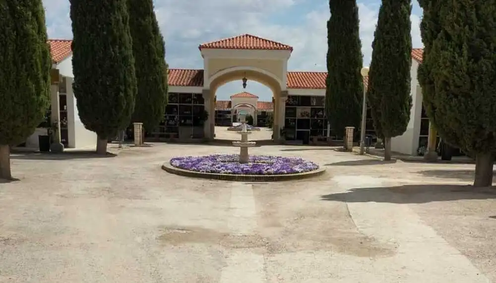 El Ayuntamiento destinará 309.194 euros en pavimentar la calle central del cementerio Virgen de Los Llanos