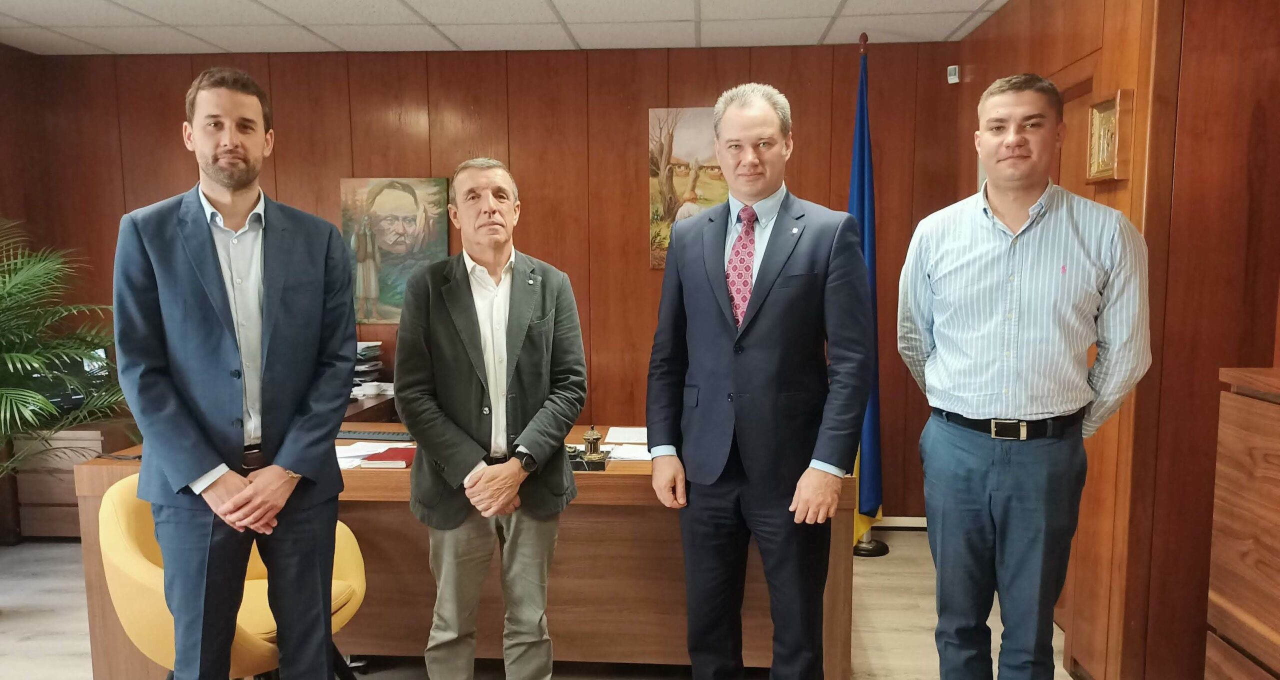 Asfuncat dona al consulado de Ucrania en Barcelona 10.000 euros para ayudar a las víctimas de la guerra