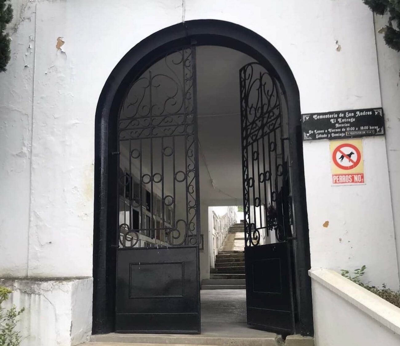 El cementerio de la localidad de El Entrego cerrará definitivamente sus puertas el próximo 1 de enero de 2023