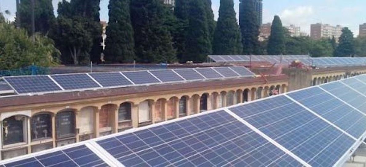 Beniflá instalará placas fotovoltaicas en las cubiertas del cementerio y alumbrado solar en los accesos