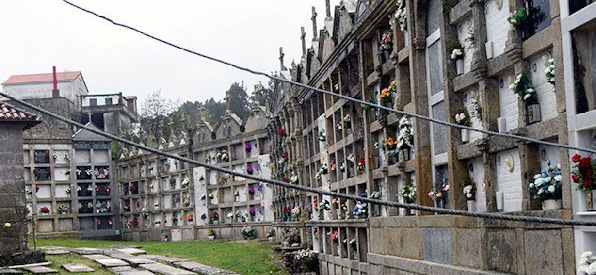 El cementerio parroquial de Calo, en el municipio de Teo, ha cumplido 100 años