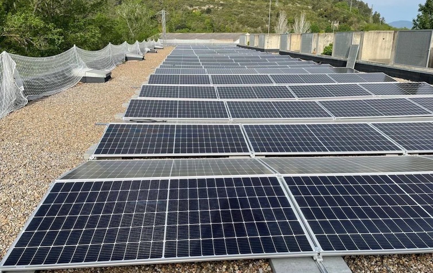 Mémora instala placas solares, más sostenibles en su tanatorio de Gerona
