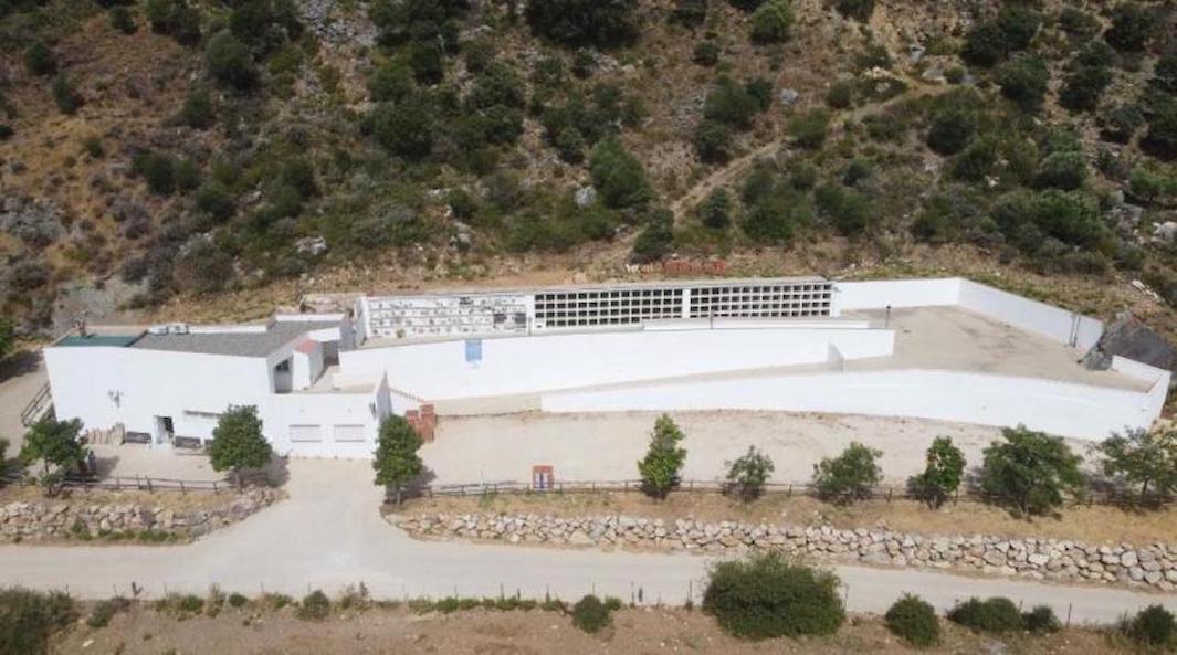 Construyen una sala de reposo en el tanatorio municipal ubicado en el cementerio de Algatocín