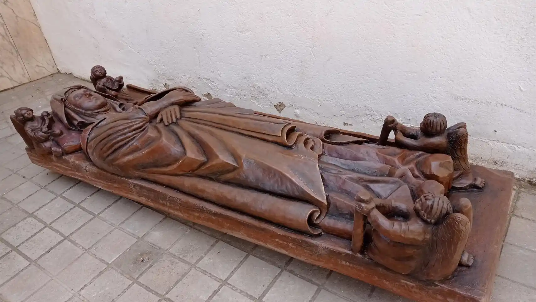 La enigmática pieza funeraria e histórica ya tiene su réplica en la Catedral de la Alcarria