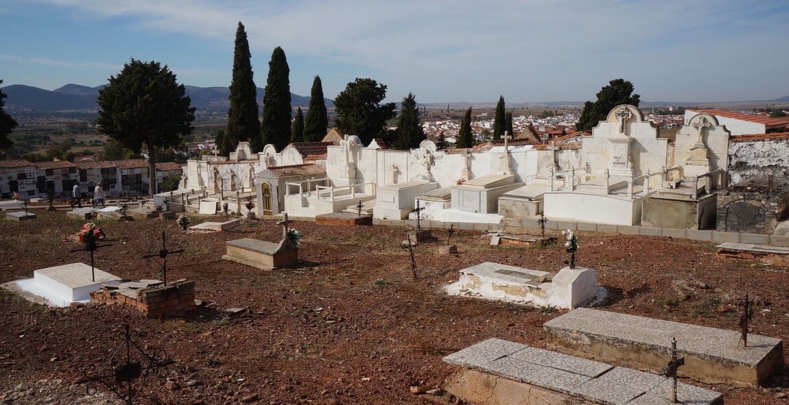 El cementerio francés de Peñarroya-Pueblonuevo ha realizado mejoras para ser cementerio singular europeo