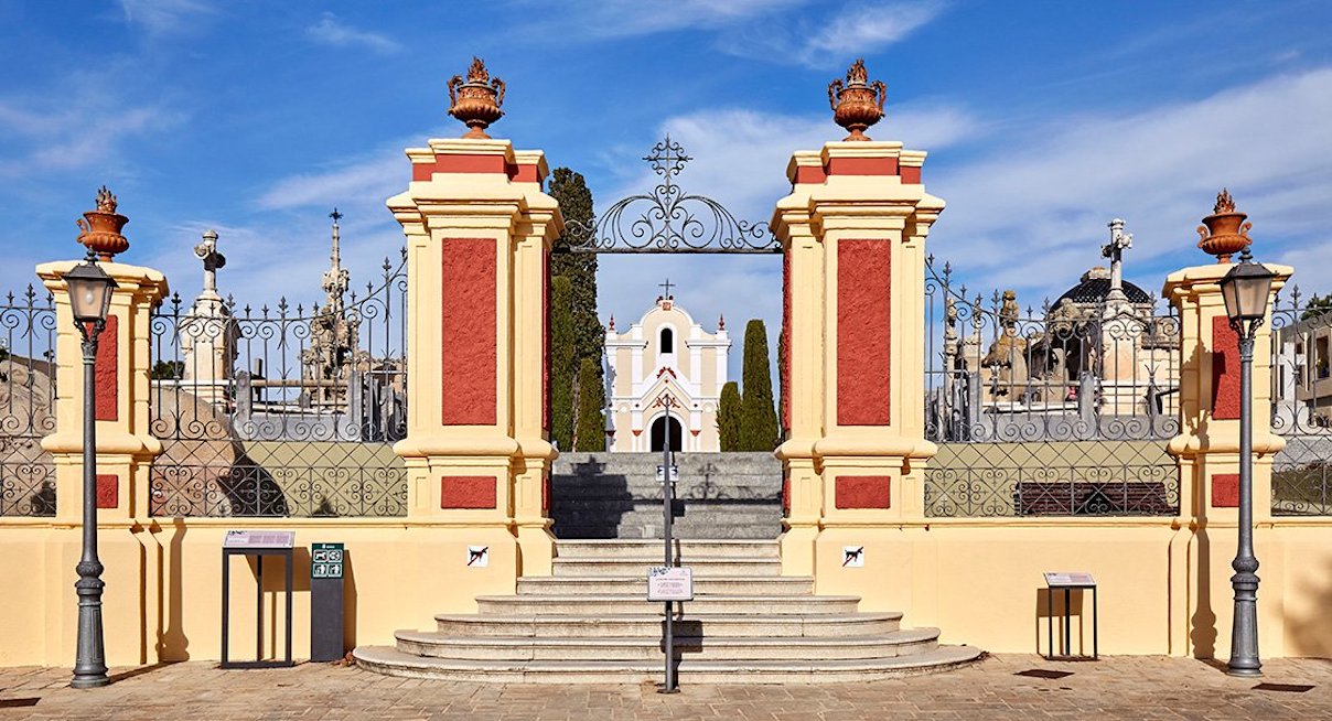 El Ayuntamiento de Lloret de Mar confía que la Generalitat declare al cementerio modernista BCIN