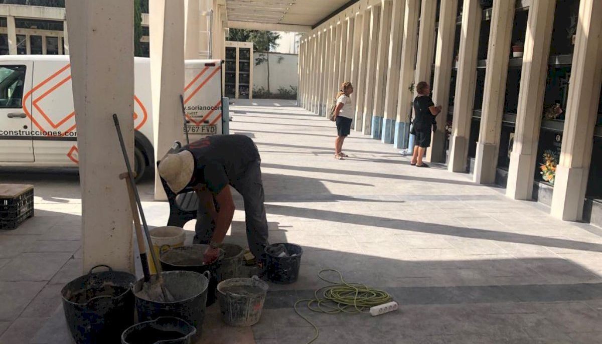 Construcciones Tomás Soriano reparará las humedades de los nichos del cementerio de Almazora