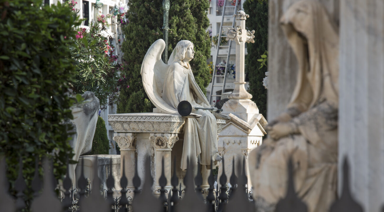 Los cementerios de Sant Sebastià y Roques Blanques optan a los premios del Concurso de Cementerios de España