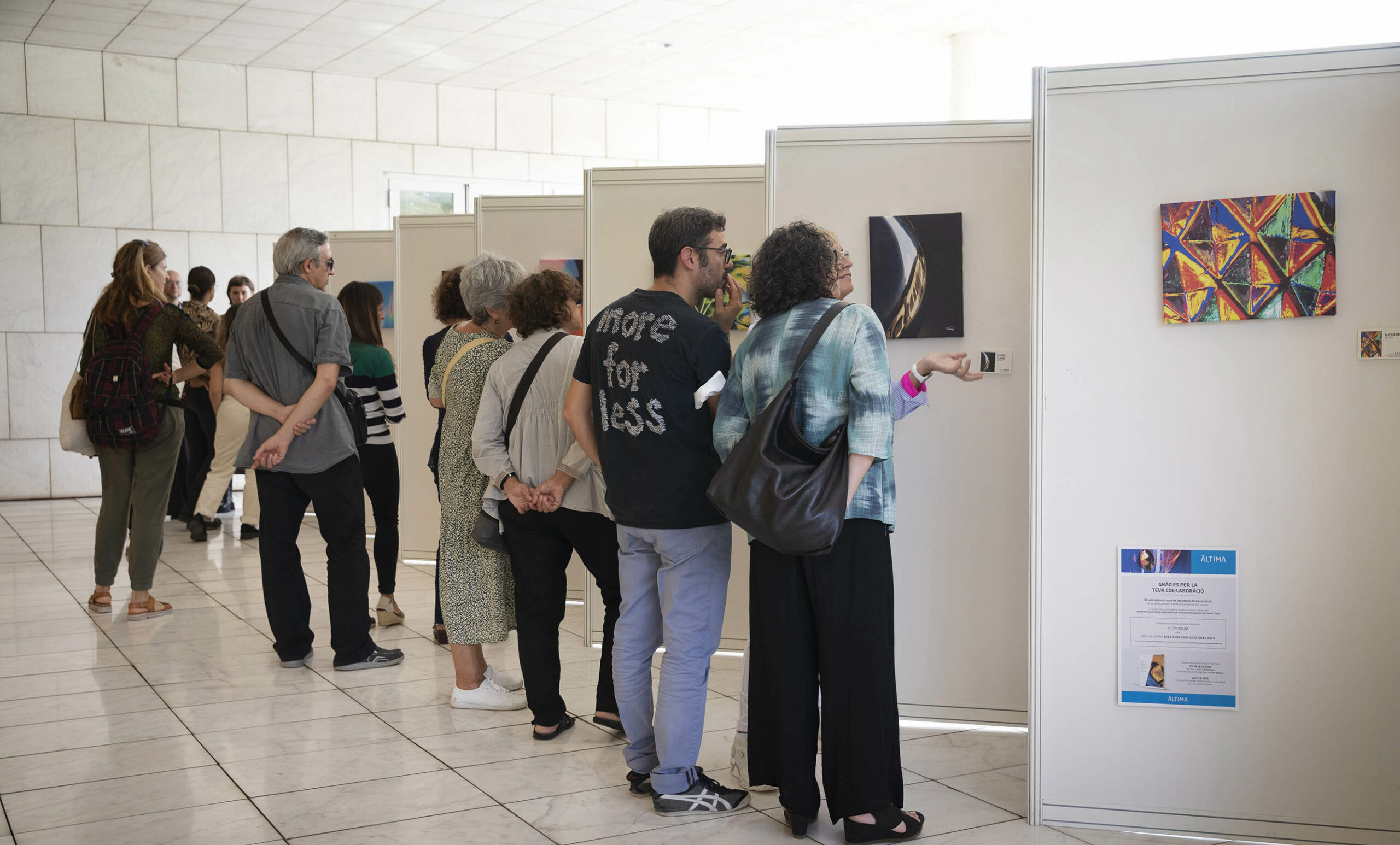 El Tanatorio Áltima acogió la exposición benéfica 'El arte de Sor Isaura' para ayudar a refugiados de Ucrania