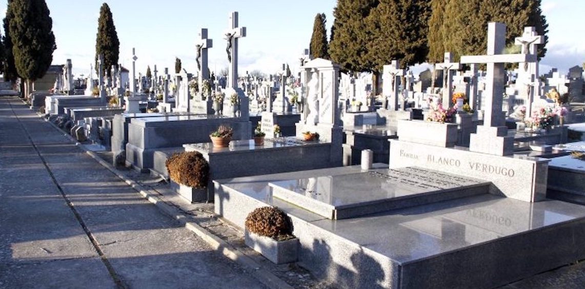 Cuéllar construye 16 nuevas sepulturas con capacidad para cuatro cuerpos cada una