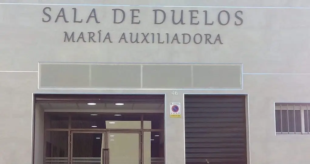 Sancionan al Ayuntamiento de Fuentes de Andalucía por obstruir la actividad del tanatorio María Auxiliadora