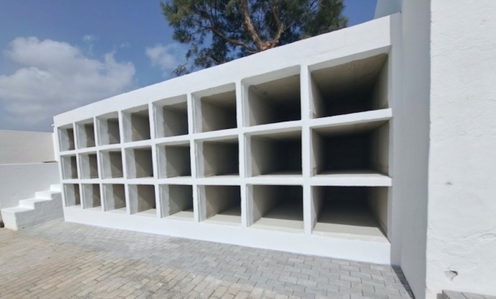 El Ayuntamiento de Tías ya puede hacer uso de los 48 nichos construidos en el cementerio municipal