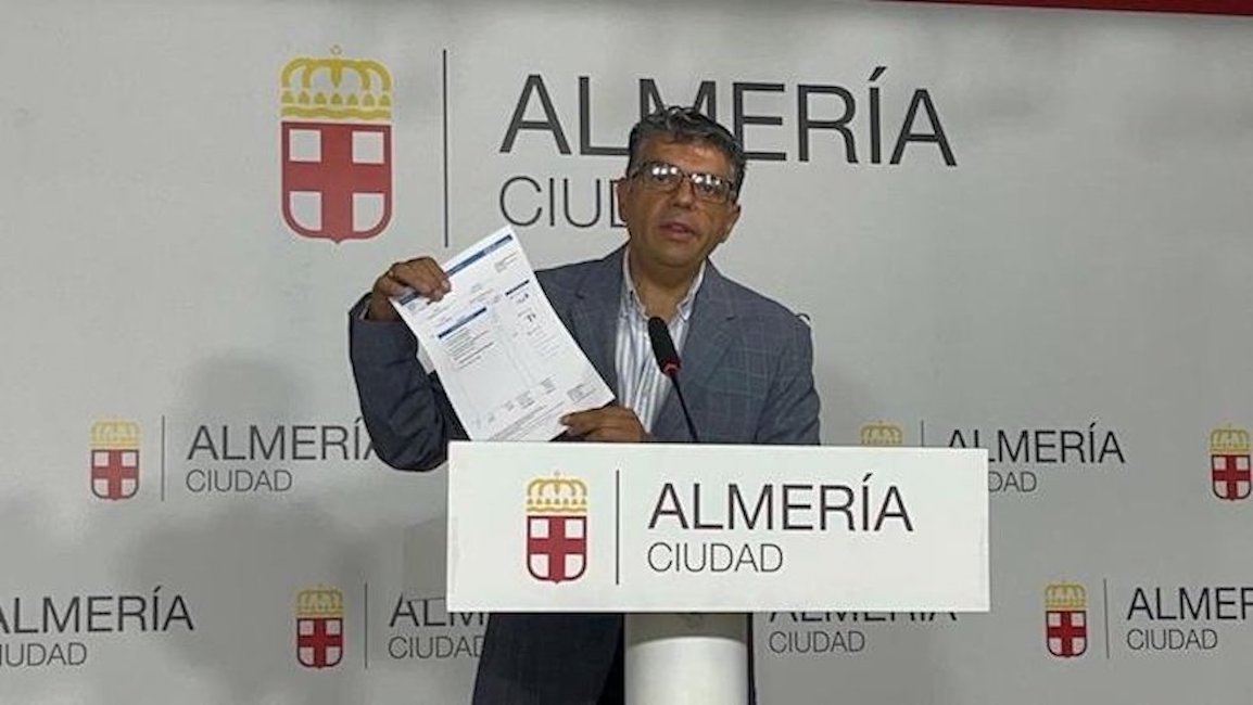 Concejal denuncia irregularidades en la concesión de los cementerios de Almería y pide una auditoria
