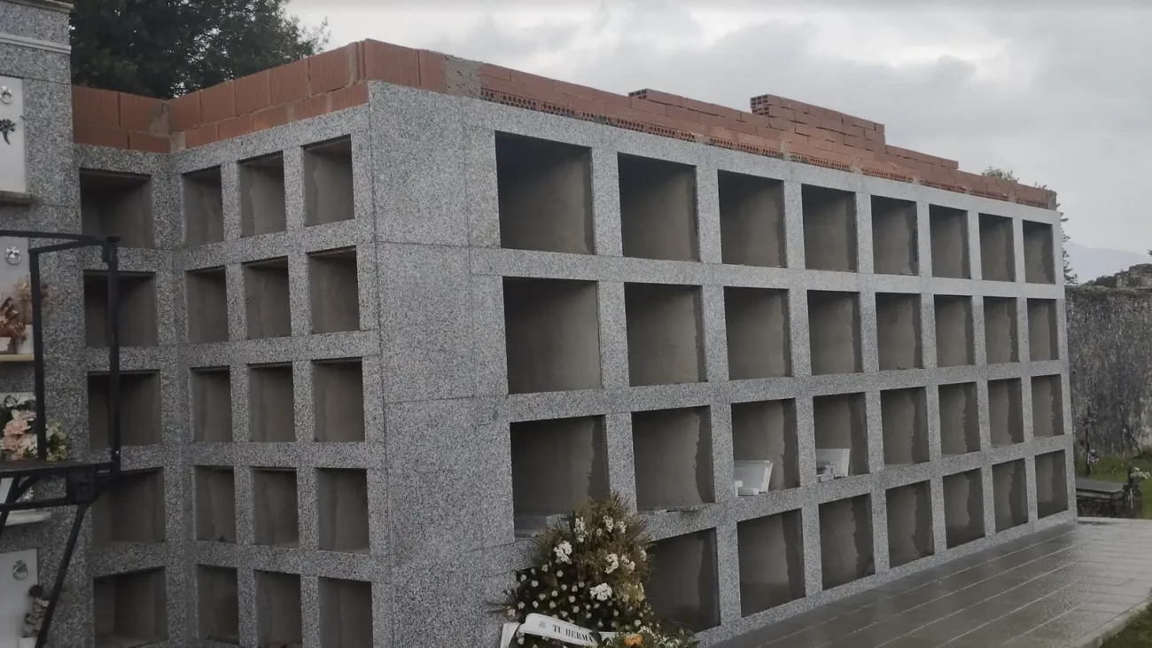Llanes finaliza la ampliación del cementerio de Camplengo con la construcción de nuevos nichos y columbarios