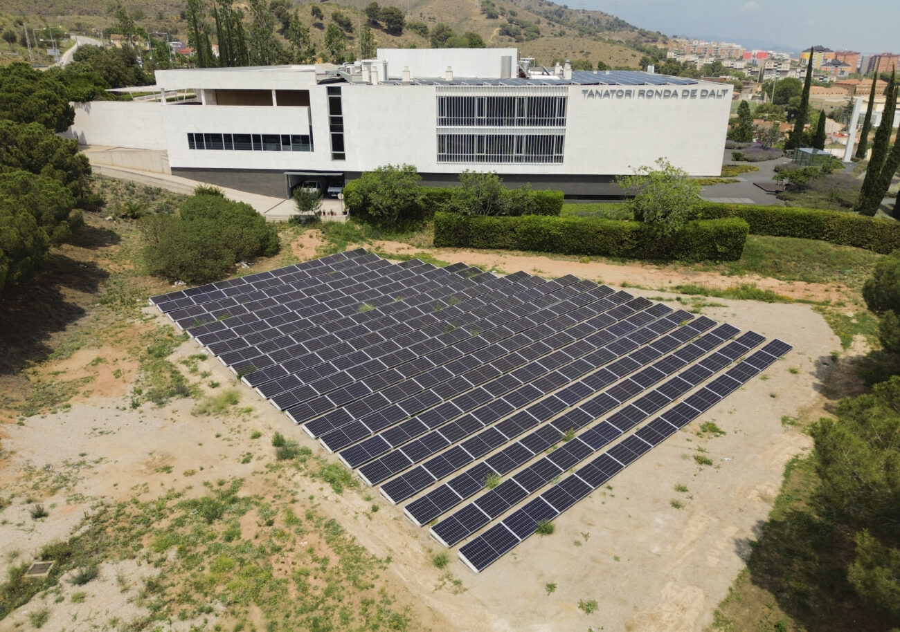 Áltima instala placas fotovoltaicas en 9 tanatorios consiguiendo un 57% de autosuficiencia y ahorro energético