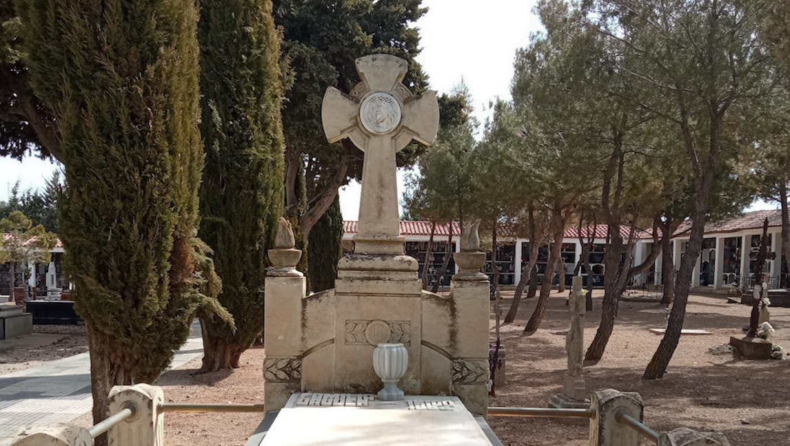 Destacar el patrimonio funerario de Teruel: La segunda charla se ha celebrado en el cementerio de Caudé
