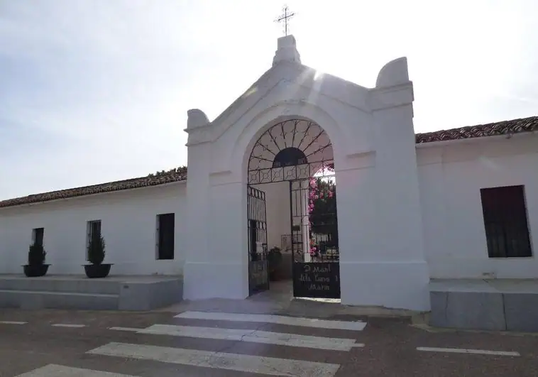 [BREVES] Visitas guiadas al cementerio de Ponteareas // El camposanto de Castuera cambia su horario de visitas