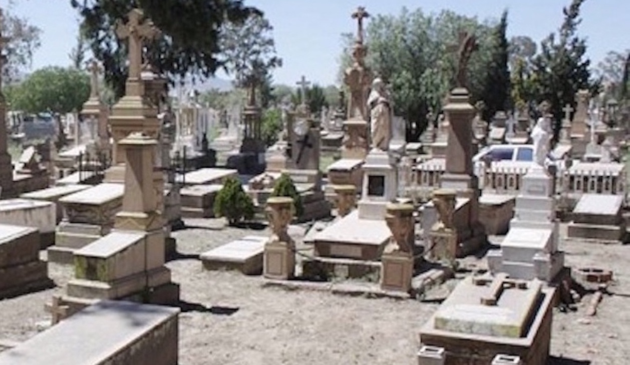 Obras de mejora y mantenimiento en el cementerio municipal de Aguilar de la Frontera