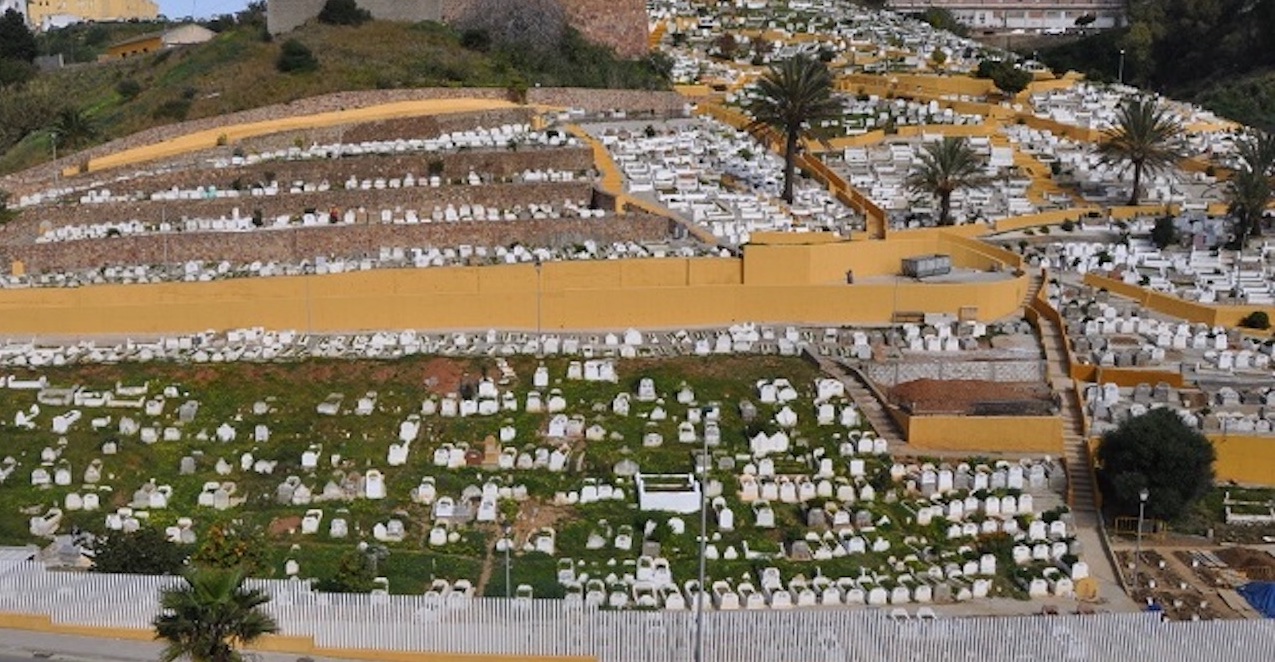 Un fuerte hedor se percibe en el cementerio musulmán de Sidi Embarek