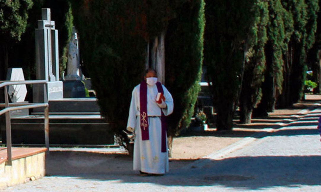 Izquierda Unida rechaza el contrato con el Obispado para la prestación de servicios religiosos en el cementerio
