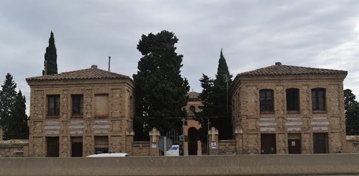 La falta de personal en el cementerio de La Cartuja de Zaragoza obliga a la familia a inhuman el cadáver
