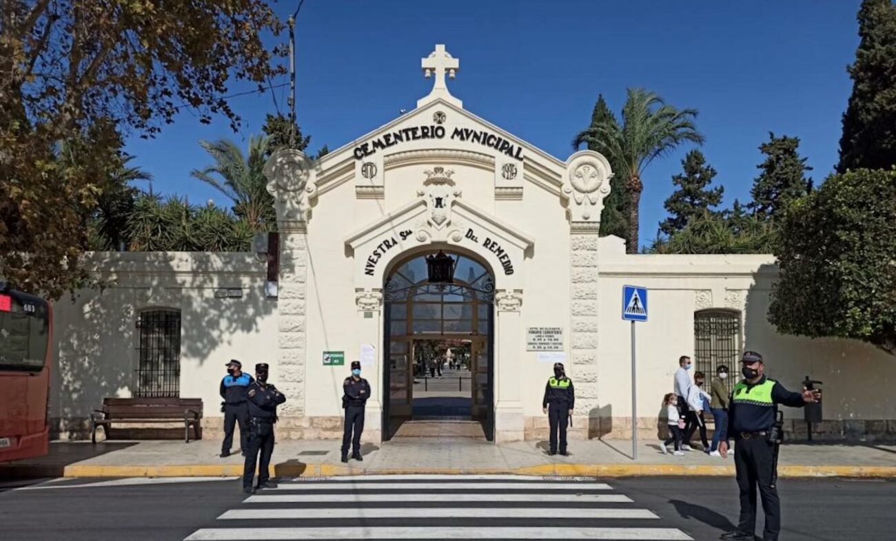 Veinte empresas presentan su oferta para la ampliación del cementerio municipal de Alicante