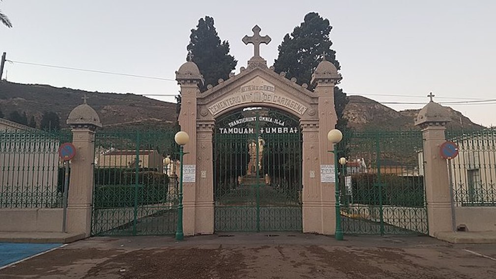 Cartagena encarga el proyecto de restauración de tres mausoleos del cementerio de Los Remedios