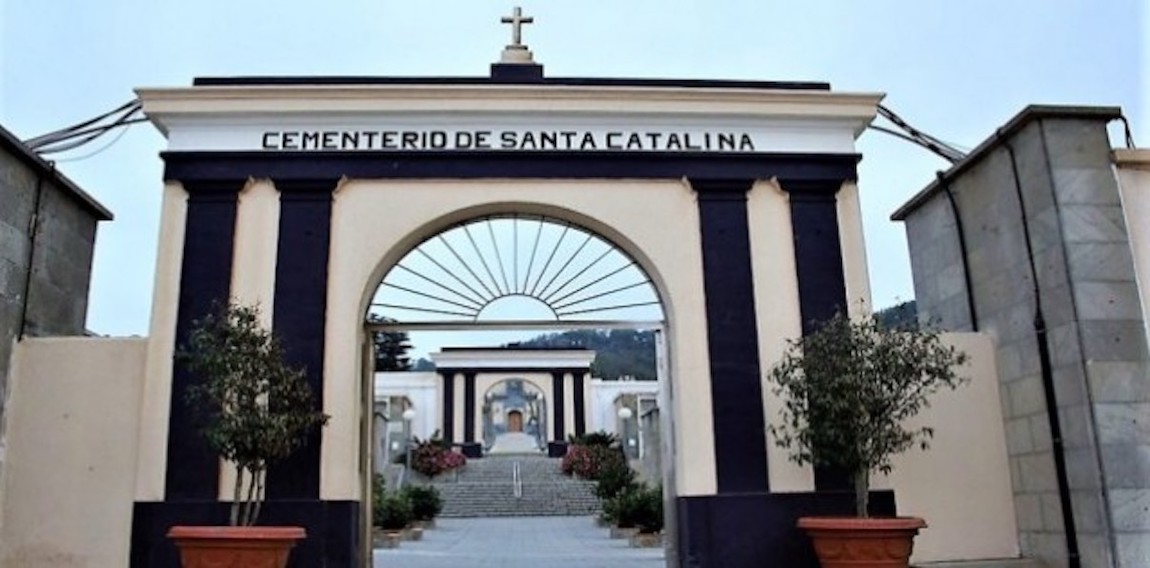 Ceuta firma con Gabitec el contrato para la colocaión de placas solares en el cementerio de Santa Catalina
