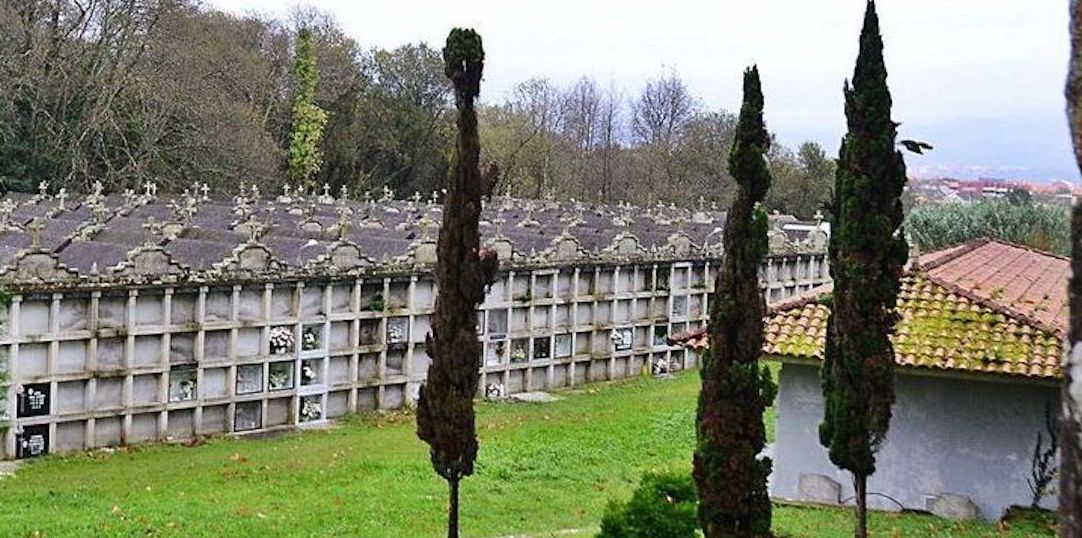 Los vecinos de Darbo quieren que el cementerio privado pase a manos del Ayuntamiento de Cangas