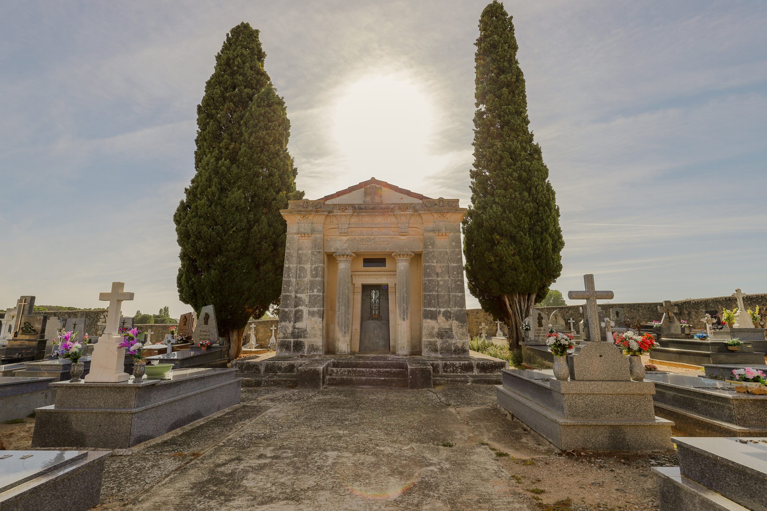 San Juan del Monte aprueba la nueva ordenanza para regular el uso del cementerio municipal