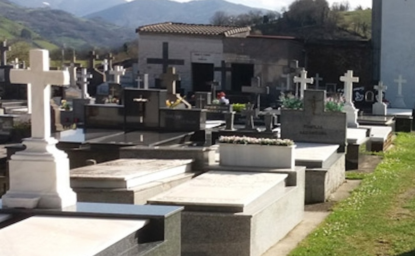 El Ayuntamiento de Lena adjudicará la gestión de los cementerios y su limpieza a dos empresas distintas