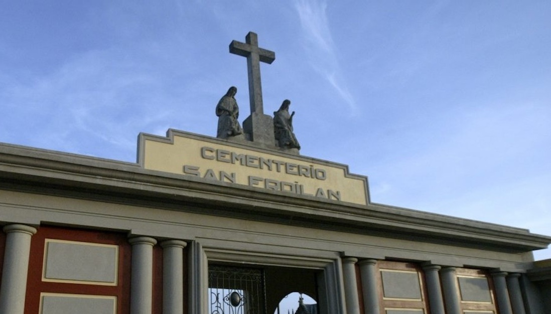 El Ayuntamiento de Lugo automatiza la puerta de acceso lateral al cementerio de San Froilán