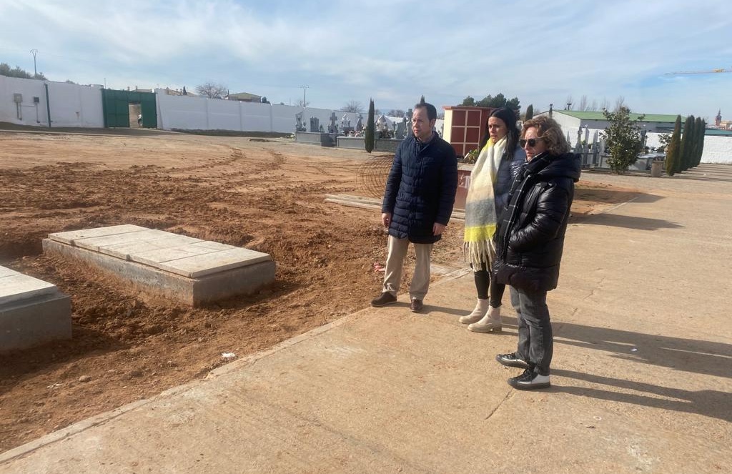 Herencia inicia la construcción de 15 fosas con capacidad para 60 cuerpos en el cementerio municipal
