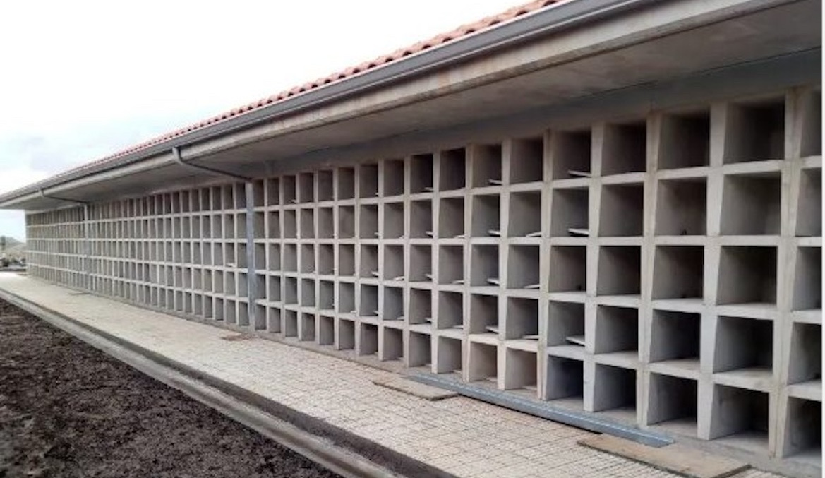 Construyen 50 nuevos osarios individuales en el cementerio municipal de Caudete