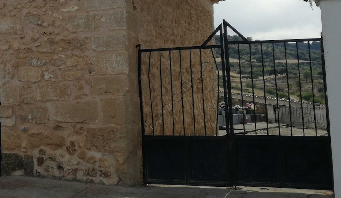 La Junta ayudará económicamente al Ayuntamiento de Castejón para ampliar el cementerio municipal