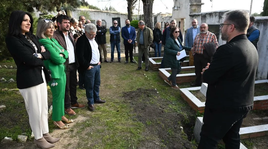 Abren un centro de interpretación vinculado al Cementerio Inglés de Linares para favorecer su promoción