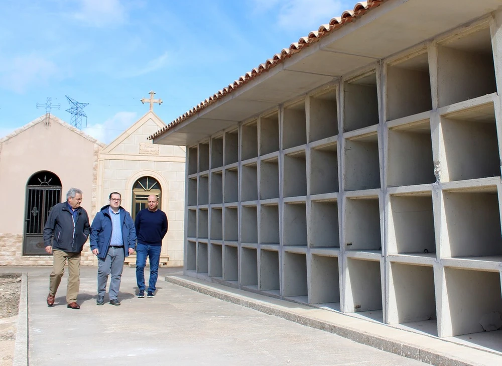 El Bonillo construye 88 nuevos nichos y 30 columbarios en su cementerio municipal