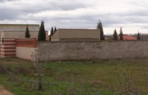 Después de 26 años sin realizar inhumaciones se cierra el viejo cementerio de Regueras de Abajo