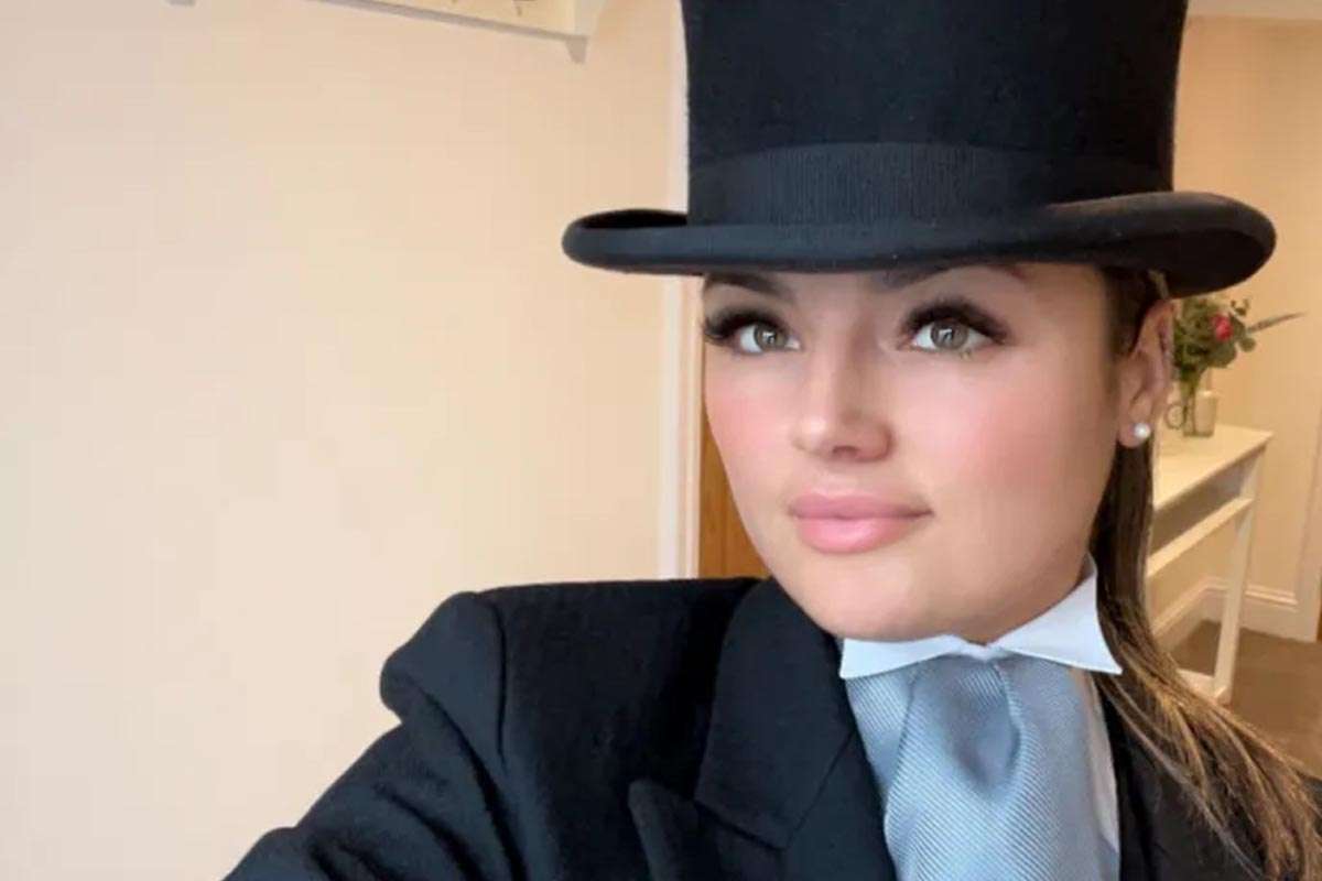 Hollie James, la joven inglesa que desafía los tabúes de la industria funeraria