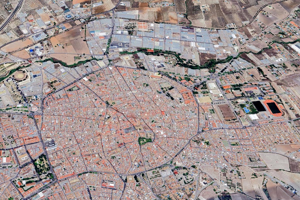 Lucena apuesta por el futuro con un cementerio que transforma cenizas en naturaleza