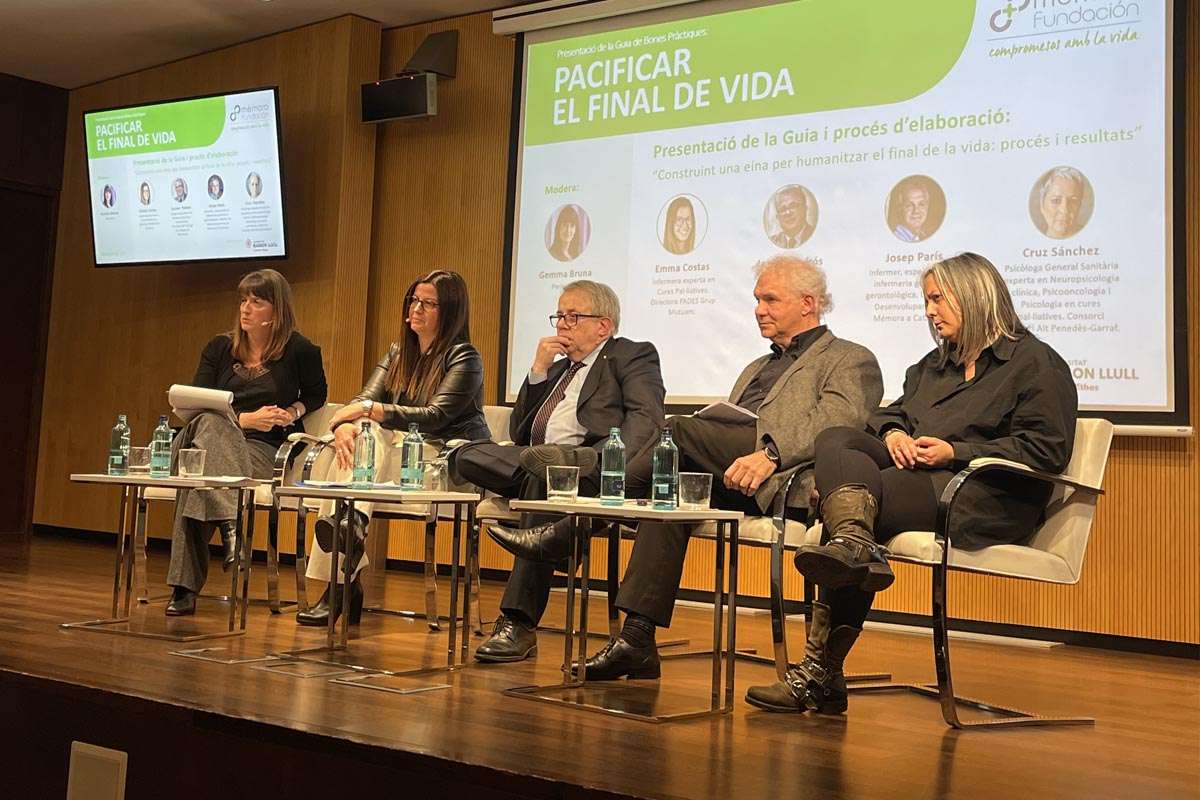 Fundación Mémora y la Universitat Ramon Llull crean una guía para mejorar el acompañamiento en la etapa final de la vida