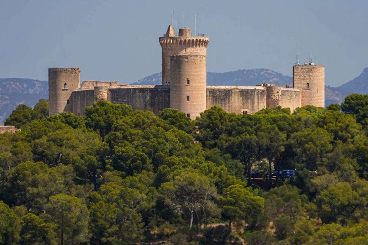 Palma se prepara ante la amenaza de lluvias torrenciales con cierre de espacios públicos
