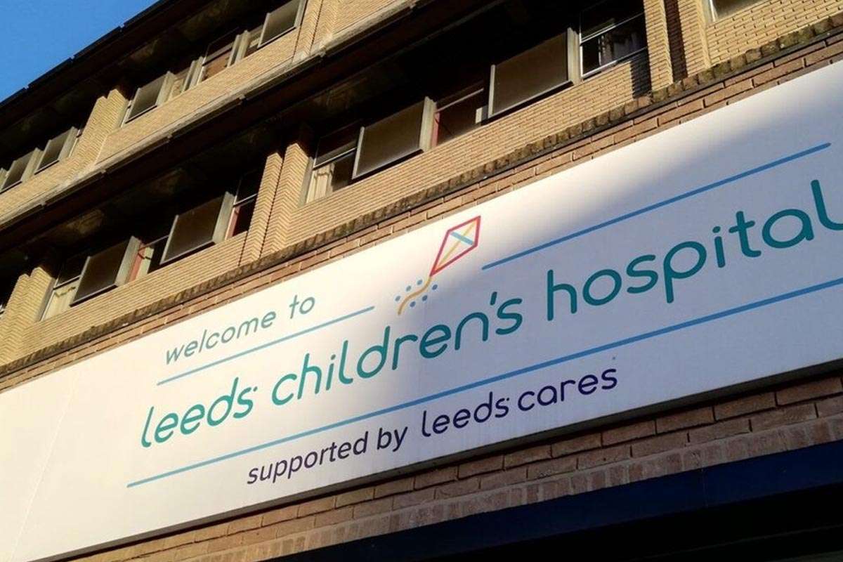 Una madre descubre el terrible secreto oculto tras las puertas de una funeraria en Leeds