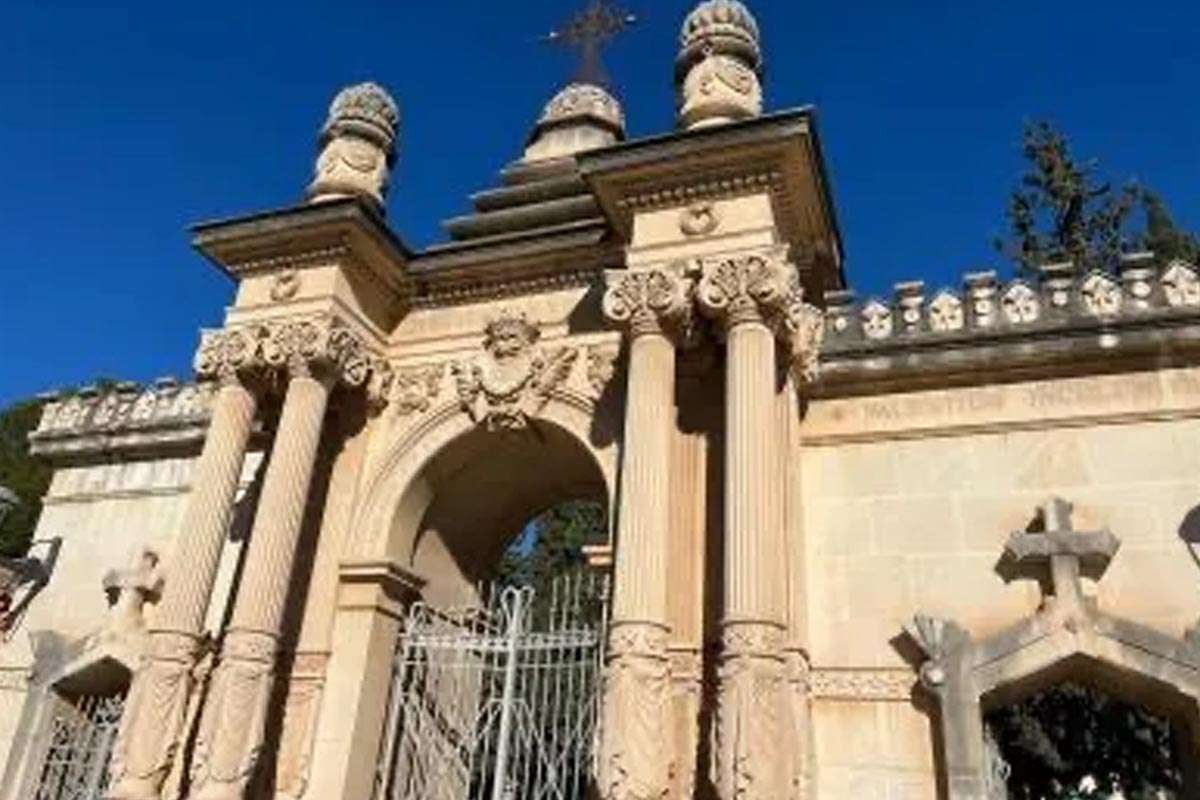 Explora la Historia de Murcia en el Cementerio de Nuestro Padre Jesús