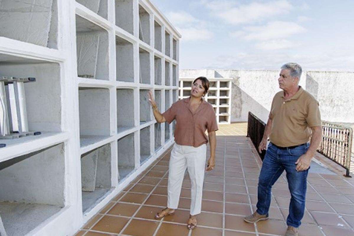Teguise culmina la construcción de nuevos nichos en su cementerio histórico
