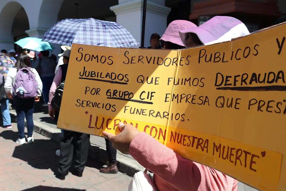 Toluca en pie de lucha: servidores públicos denuncian un masivo fraude funerario